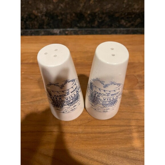 Vintage Harold Warp Pioneer Village Salt & Pepper Shakers - Picture 2 of 5